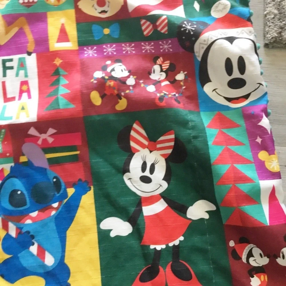 Disney Mickey Minnie Christmas Movie  Throw Blanket Xmas